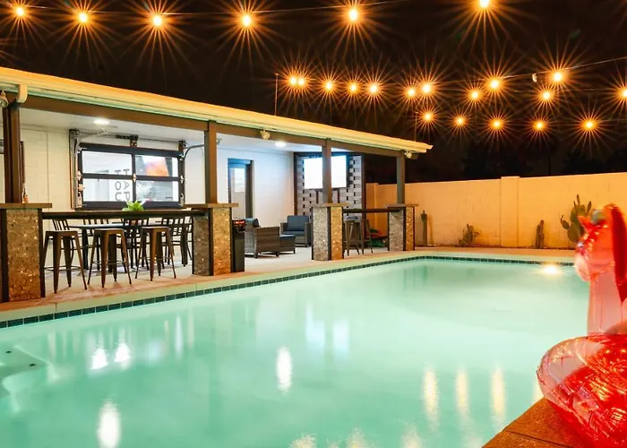 Sundown@oldtown~pool~cabana~bar Scottsdale